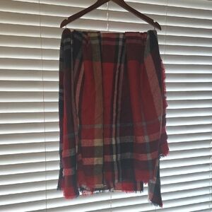 Elegant Red and Black Plaid Women's Scarf